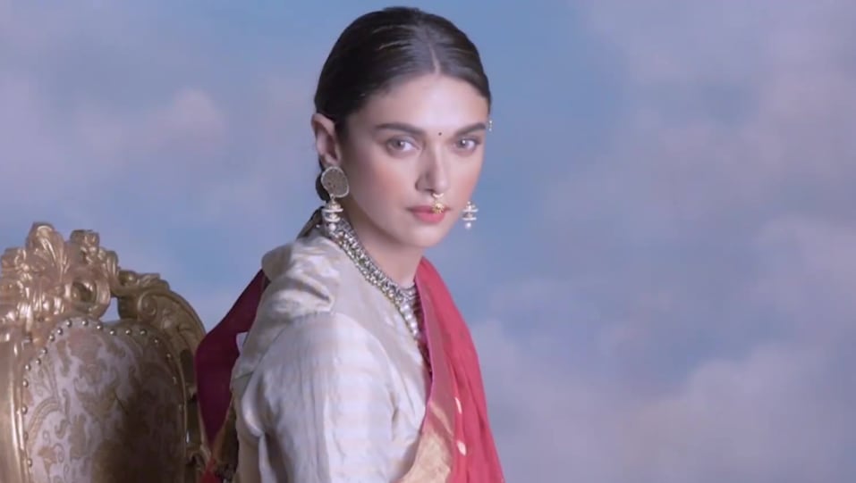 Celebrity Hairstyle Of Aditi Rao Hydari From Behind The Scenes With Aditi Rao Hydari Hello India Magazine Photoshoot 2019 Charmboard Kiedy i gdzie urodziła się aditi rao hydari?