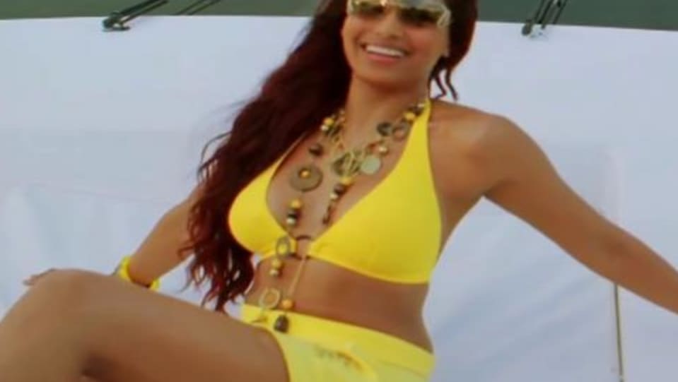 Bipasha Basu Celebrity Style In My Name Is Ali Dhoom 2 2006 From My Name Is Ali Charmboard Sonu nigam & bipasha basu lyrics provided by songlyrics.com. bikini