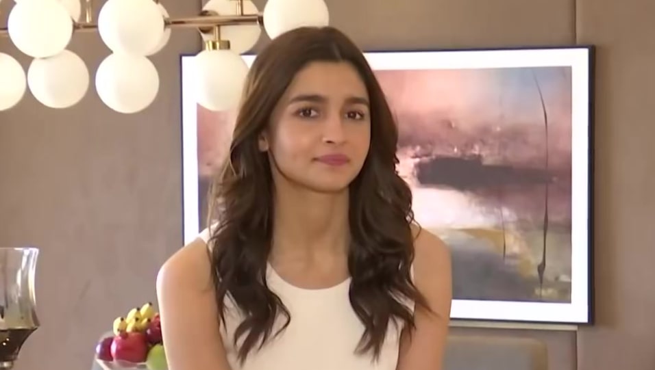 Social Buzz Alia Bhatt Latest News Images Updates Posts Interview Htn 2019 Charmboard In a recent interview, when alia was quizzed on the tendency of the country to ape the west in general and still having reservations while talking openly about love. charmboard