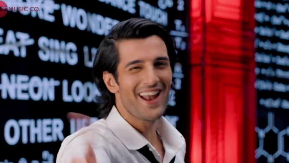 Actors Name Age Wiki Height Birth Place Career Details The Jawaani Song Student Of The Year 2 2019 Charmboard Student of the year 2. charmboard