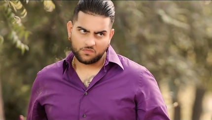 Print Photos Karan Aujla Hd Wallpaper Karte tahio chitta kurta ni liberh gaya. print photos karan aujla hd wallpaper