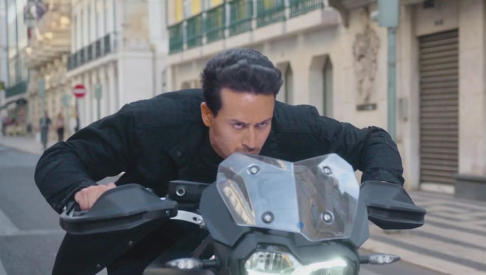 Celebrity Hairstyle Of Tiger Shroff From Official Teaser War 2019 Charmboard