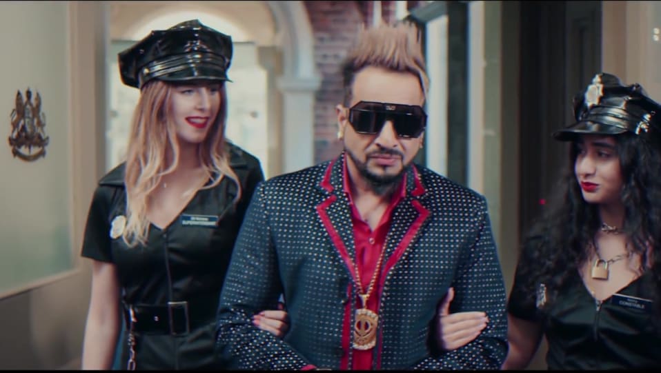 Celebrity Hairstyle Of Jazzy B From Miss Karda Single 2018 Charmboard