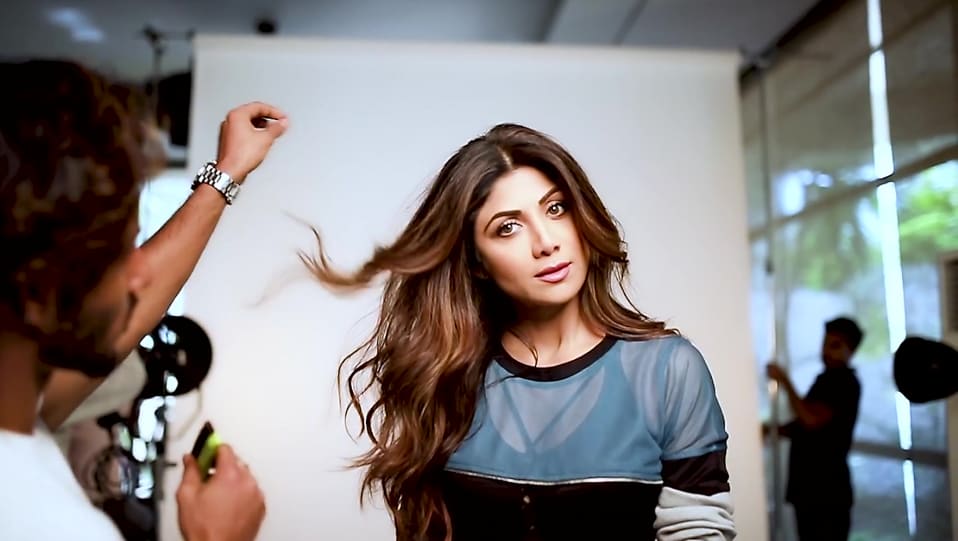 Get Shilpa Shetty Long Wavy Hair Hairstyle In Shilpa Shetty Kundra