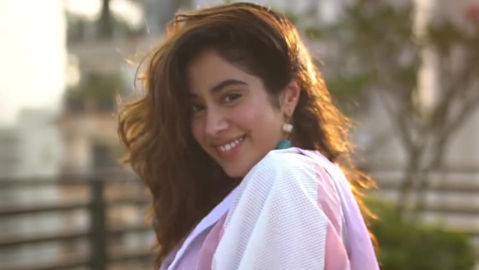 Celebrity Hairstyle of Jhanvi Kapoor from Kudi Nu Nachne De, Angrezi Medium, 2020 | Charmboard Celebrity Hairstyle of Jhanvi Kapoor from Kudi Nu Nachne De, Angrezi Medium, 2020 | Charmboard
