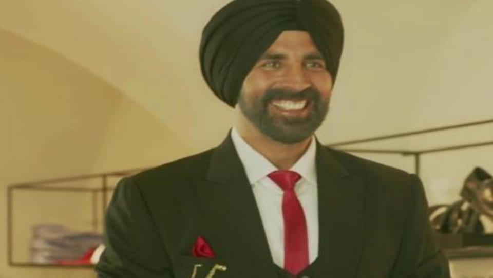 Akshay Kumar Celebrity Style In Mahi Aaja Singh Is Bliing 2015 From Mahi Aaja Charmboard Akshay kumar is all set to bring 'singh' back with his next film titled 'singh is bling' directed by prabhudheva and produced by akshay kumar and his partner ashvini yardi. formalshirts