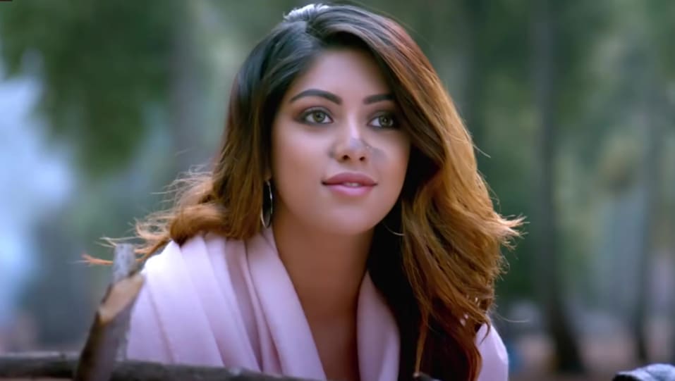 Actors Name Age Wiki Height Birth Place Career Details Beautiful Love Naa Peru Surya Naa Illu India 2018 Charmboard Acest lucru il duce la probleme, deși pentru a fi corect, cele doua incidente in care iși pierde cumpatul in scena de deschidere sunt in mod rezonabil justificate. charmboard