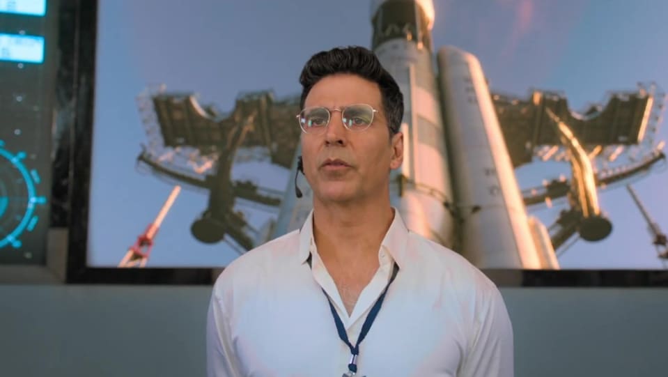 Celebrity Hairstyle of Akshay Kumar from Official Trailer, Mission Mangal,  2019 | Charmboard