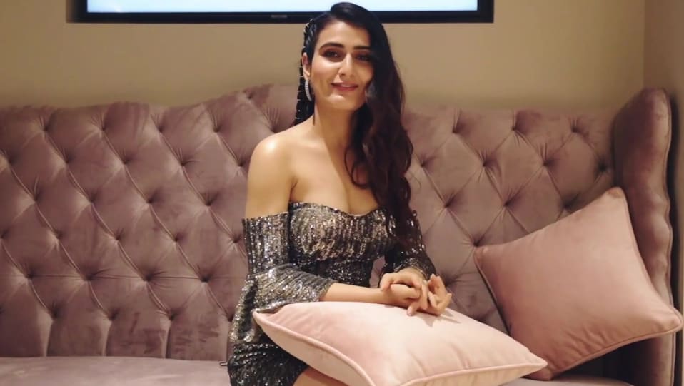 Celebrity Hairstyle of Fatima Sana Shaikh from Interview , Falguni Shane  Peacock, 2019 | Charmboard