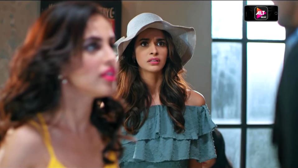 Madhussneha Upadhyay Celebrity Style In Official Trailer Bekaaboo 2019 From Official Trailer Charmboard Rajeev siddhartha, priya banerjee, sneha. tops