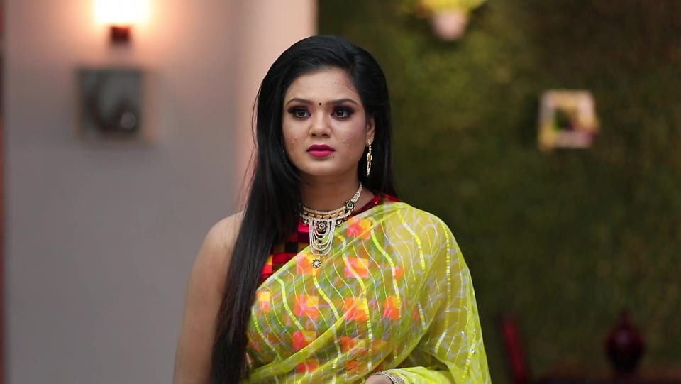 Get Bharatha Naidu Sleek Straight Hair Hairstyle In Sembaruthi