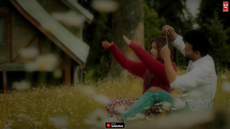 Actors Name Age Wiki Height Birth Place Career Details Andaaz Single 2020 Charmboard Andaaz is a 2003 hindi romantic drama film starring akshay kumar, lara dutta and priyanka chopra. charmboard