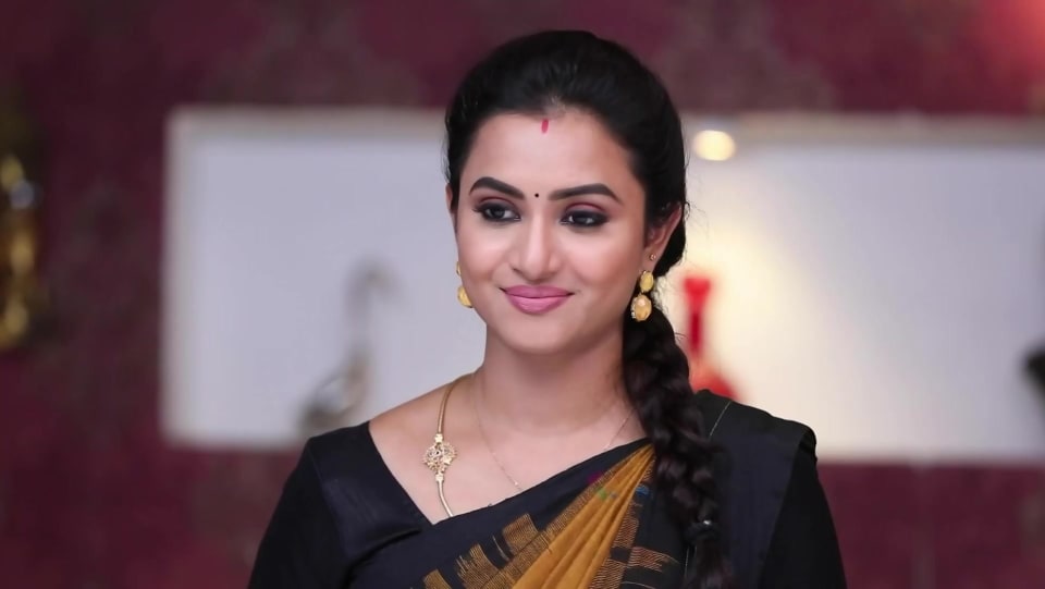Actors Name Age Wiki Height Birth Place Career Details Sembaruthi Episode 802 2020 Charmboard Sembaruthi, a leading serial in zee tamil about parvathi, who comes from the village and joint as maid in 'aadhikadavur' akhilandeshwari house and falls in love with her son aadhitya and they both married. sembaruthi episode 802 2020 charmboard