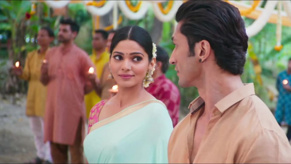 Celebrity Hairstyle Of Pooja Sawant From Fakeera Ghar Aaja Junglee 2019 Charmboard jhumki