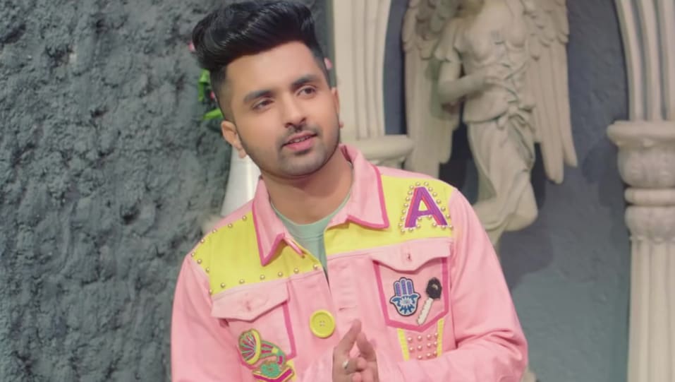 Akull Celebrity Style In Laal Chunariya Single 2020 From Laal Chunariya Charmboard Check out these awesome college hairstyles and get inspired for your next trip to the barbershop! jacket