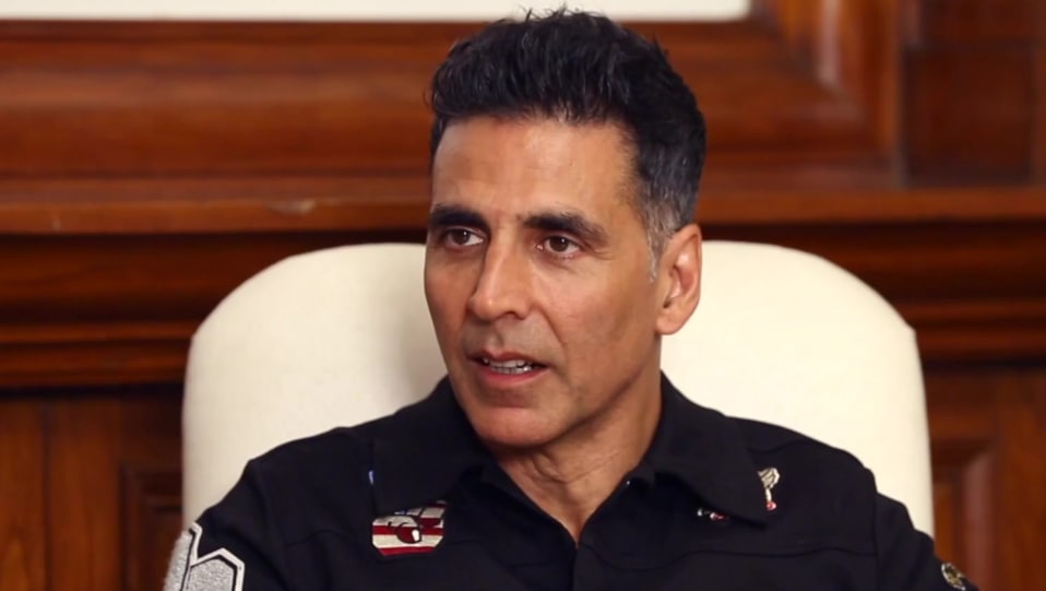 Akshay Kumar Celebrity Style In Interview Bollywoodhungama Com 2019 From Interview Charmboard How he loved his character (:33) 2. charmboard