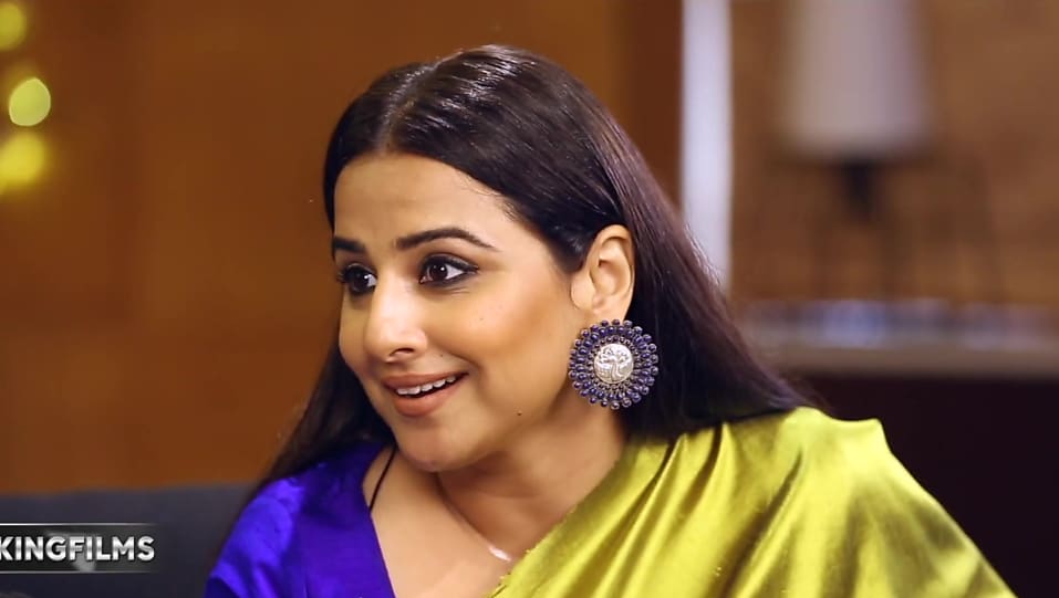 Get Vidya Balan Sleek Straight Hair Hairstyle In Bollywood