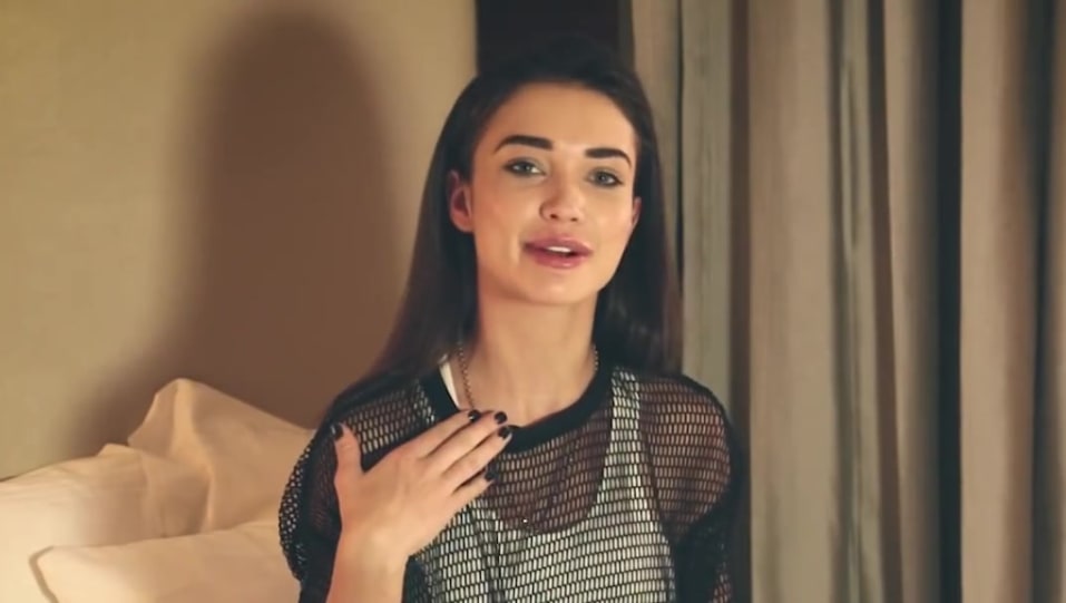 Celebrity Hairstyle of Amy Jackson from Interview, Pinkvilla, 2017 |  Charmboard