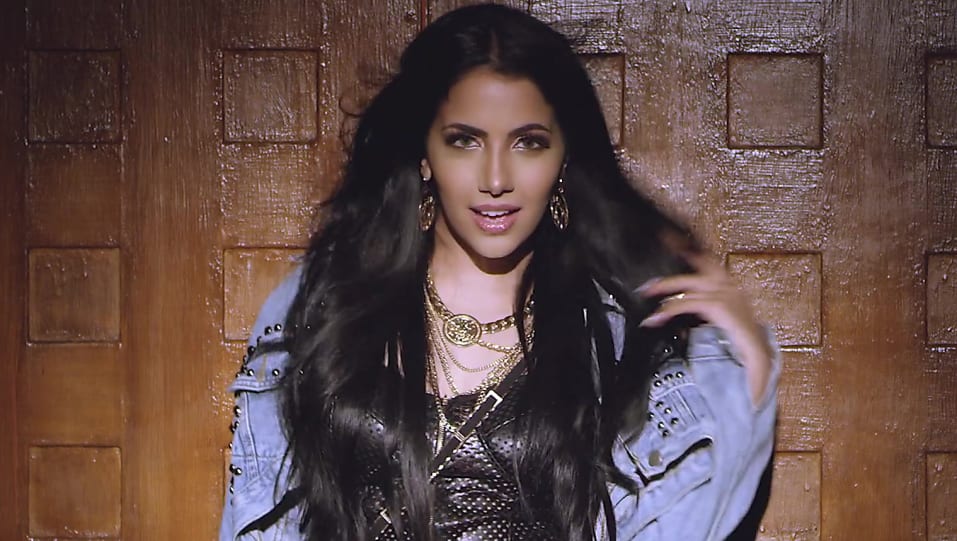 Get Rameet Sandhu Long Wavy Center Part Hairstyle In Single