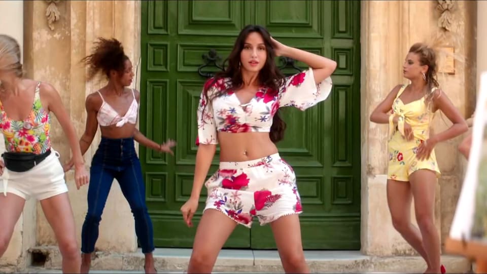 Nora Fatehi Celebrity Style In Turpeya Bharat 2019 From Turpeya Charmboard