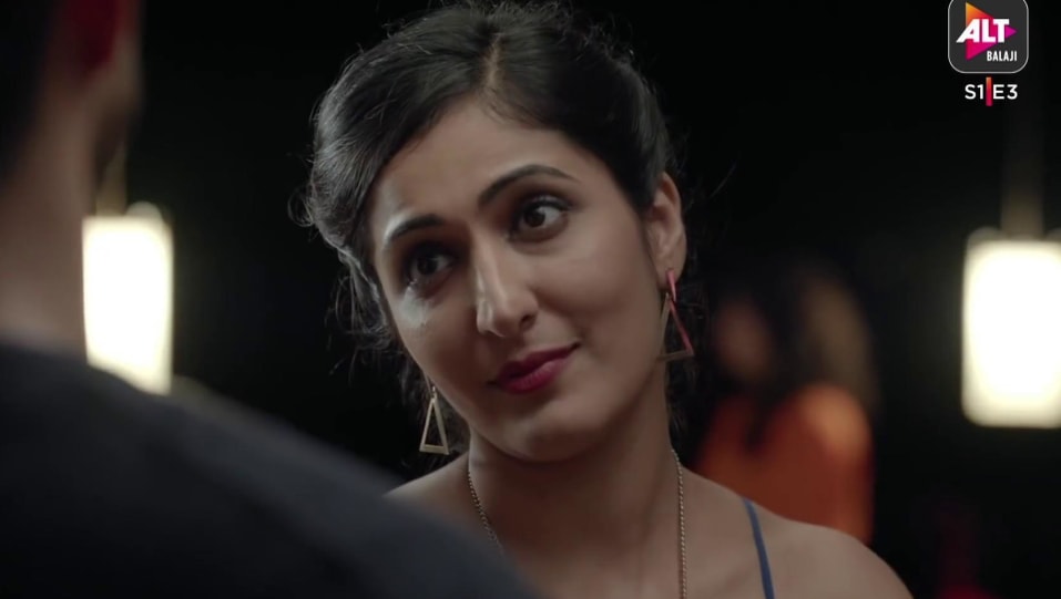 Eisha Chopra In Blue Jumpsuit Outfit Celebrity Clothing Charmboard Oltre al ruolo di interprete eisha chopra ha lavorato come sceneggiatore nel film commedia drammatica di nitya. jumpsuit