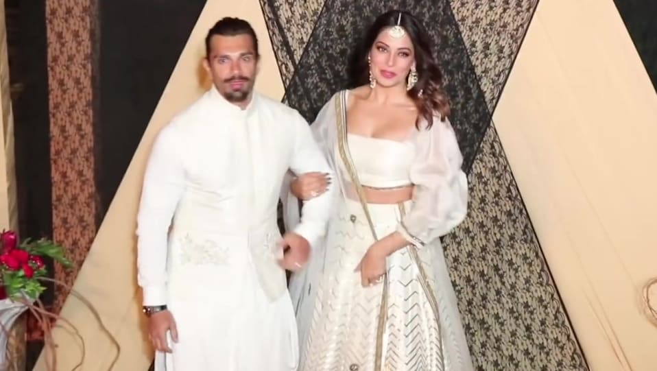 Actors Name Age Wiki Height Birth Place Career Details Bipasha Basu Gets Embarassed Of Husband Karan Singh Grovers Weird Behaviour In Front Of Media Home Bollywud 2019 Charmboard 5,728,965 likes · 46,931 talking about this. charmboard