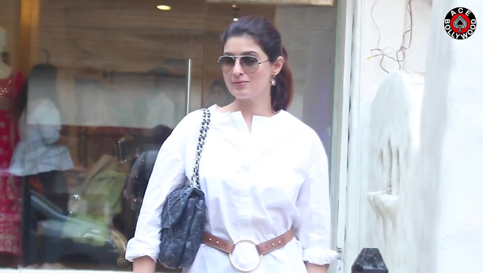 Twinkle Khanna Biography Age Wiki Place Of Birth Height