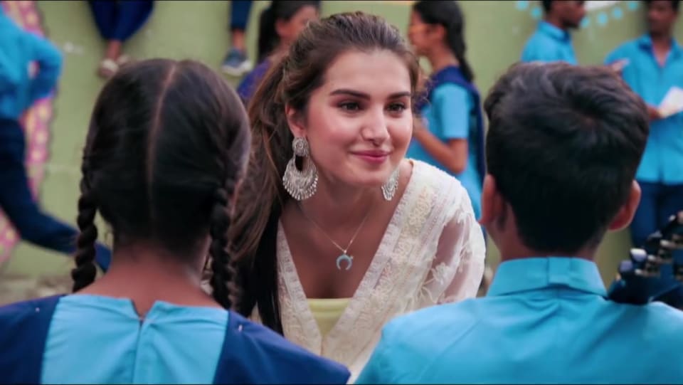 Tara Sutaria Jewellery Accessories From Kinna Sona Marjaavaan 2019 Celebrity Jewellery Charmboard Listen and download to an exclusive collection of kinna sona ringtones for free to personalize your iphone or android device. kurta