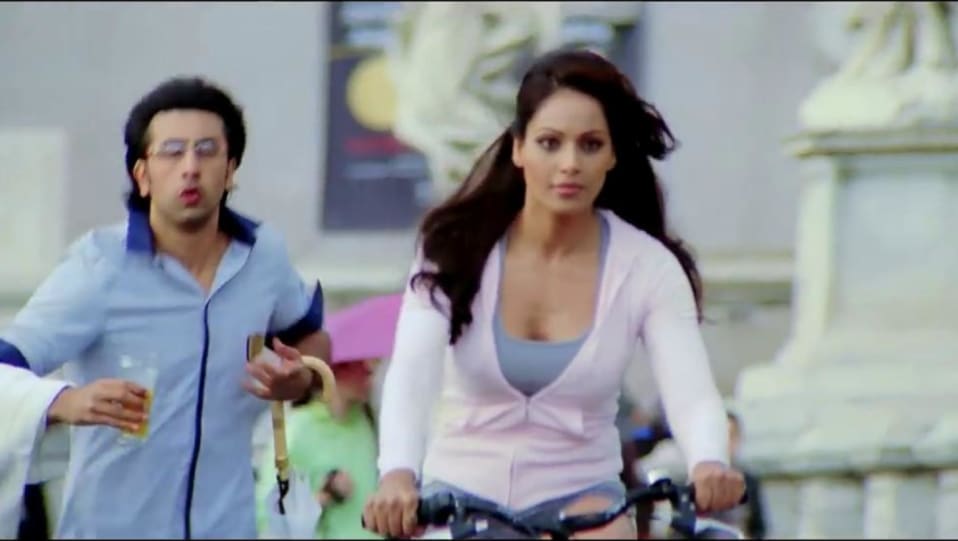 Bipasha Basu Jewellery Accessories From Small Town Girl Bachna Ae Haseeno 2008 Celebrity Jewellery Charmboard Watch out, ladies) is an indian romantic comedy released 15 august 2008. charmboard