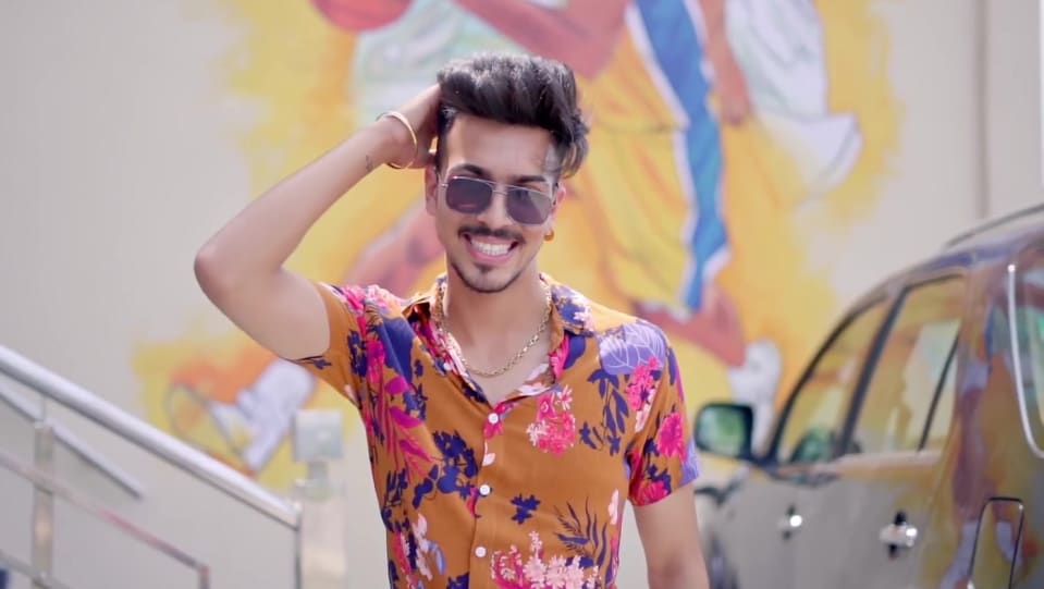 Sam Narula Celebrity Style In Lado Official Video Mr Mrs Narula Single 2020 From Lado Official Video Mr Mrs Narula Charmboard It resizes and modify the picture on the fly (with no manipulation at the orginal picture). casualshirts
