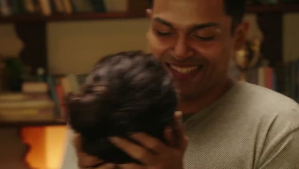 Karthi Celebrity Style In Vaan Kaatru Veliyidai 2017 From Vaan Charmboard To further ameliorate this hairstyle, you can opt to style your hair in beachy waves or add a dash of some vibrant colour. charmboard