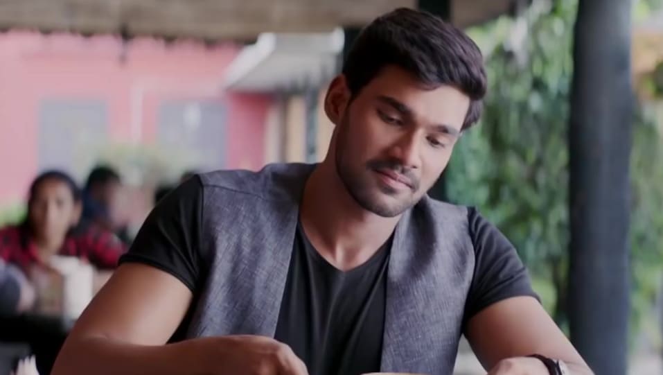Actors Name Age Wiki Height Birth Place Career Details Nuvvele Nuvvele Jaya Janaki Nayaka 2017 Charmboard Bellamkonda sai sreenivas, rakul preet singh. charmboard