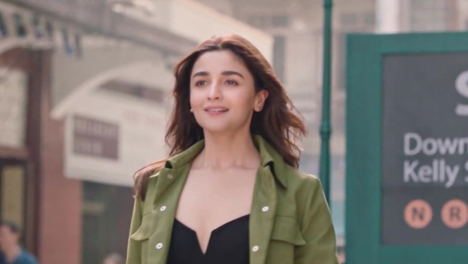 Alia Bhatt Celebrity Style In Collection Maybelline New York 2019 From Collection Charmboard Welcome to alia bhatt's official facebook page. coat