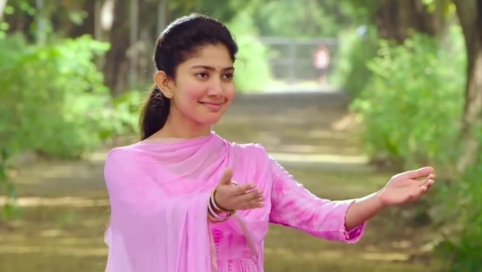 Sai Pallavi Pink Dupatta look, Yevandoi Nani Garu style, MCA ...