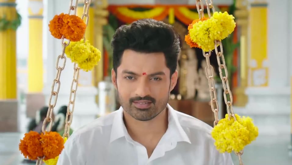 Celebrity Hairstyle of Kalyan Ram from Official Trailer , Entha  Manchivaadavuraa, 2020 | Charmboard