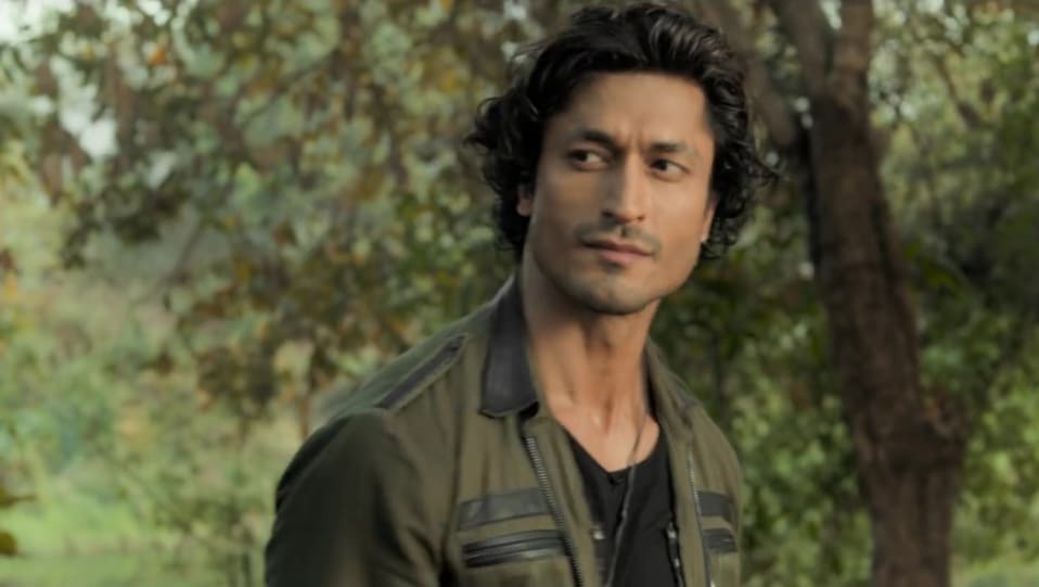 Actors Name Age Wiki Height Birth Place Career Details Garje Gajraj Hamare Junglee 2019 Charmboard Happy man · by jungle (official music video). charmboard