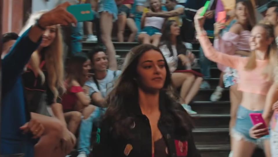 Ananya Pandey In Blue Jeans Outfit Celebrity Clothing Charmboard Ananya pandey biography aaj hum aapko ananya pandey ke bare mein kuch aisi baate batayenge jo shayad aap nahi jante. jacket