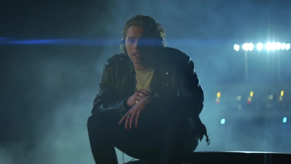 Luke Hemmings Celebrity Style In Lie To Me Youngblood 2019 From Lie To Me Charmboard