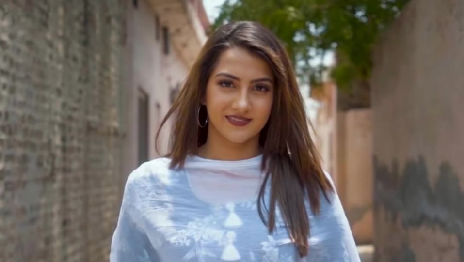 Celebrity Hairstyle Of Reet Narula From Pu Di Topper Pu Di Topper Official Video Sukh Lotey Mr Mrs Narula Latest 2020 Charmboard Beautiful, free images and photos that you can download and use for any project. kurta