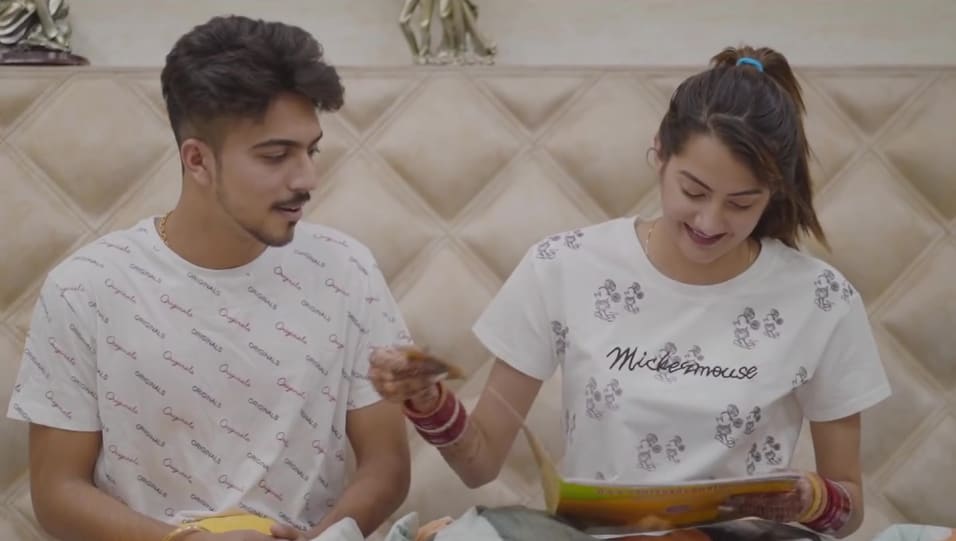 Reet Narula Celebrity Style In Dil Mera Single 2020 From Dil Mera Charmboard Short hairstyles medium hairstyles long hairstyles. tees