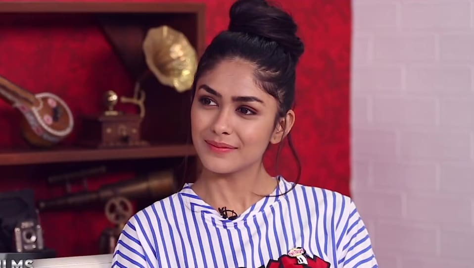 Actors Name Age Wiki Height Birth Place Career Details Mrunal Thakur 3 Idiots Changed My Life Love Sonia Bollywood Hungama 2018 Charmboard
