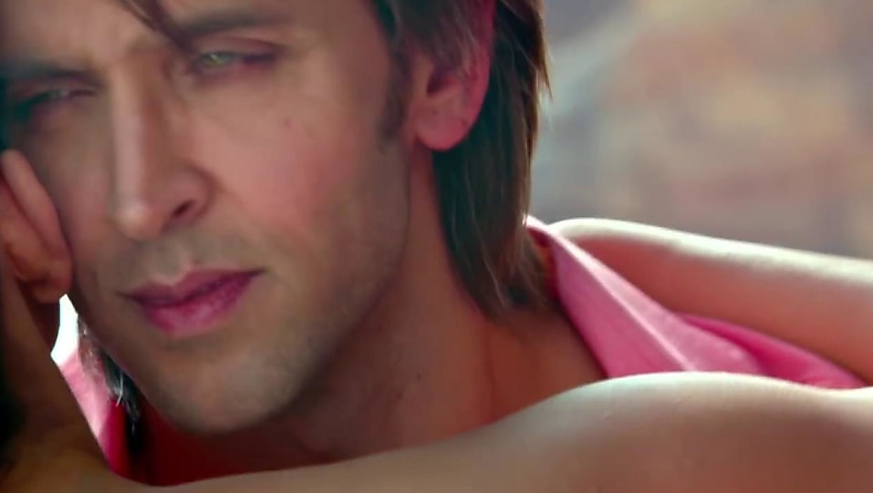 Hrithik Roshan Pink Shirt And Grey Chinos Look Dil Tu Hi Bataa