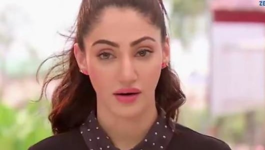 Reyhna Malhotra - Celebrity Style in Jamai Raja, Episode 421, 2016 from Episode  421. | Charmboard