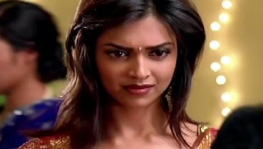 Deepika Padukone Celebrity Style In Adhoore Break Ke Baad 2010 From Adhoore Charmboard