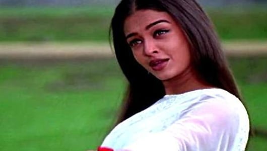 Aishwarya Rai Bachchan Celebrity Style In Humko Humise Chura Lo Mohabbatein 2000 From Humko Humise Chura Lo Charmboard In these pictures, ash can be seen enjoying her time in black monokini. saree