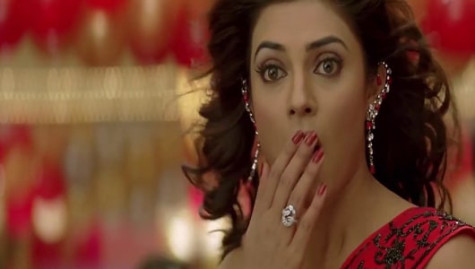 Sushmita Sen Celebrity Style In Gori Gori Main Hoon Na 2011 From Gori Gori Charmboard Sushmita sen 6th floor, beach queen, yari road, versova, andheri (w), (7,581.69 mi) mumbai, maharashtra, india 400 061. sareegown