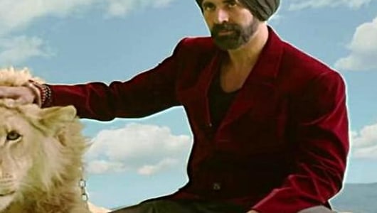 Akshay Kumar Celebrity Style In Singh And Kaur Singh Is Bliing 2015 From Singh And Kaur Charmboard Akshay kumar is all set to bring 'singh' back with his next film titled 'singh is bling' directed by prabhudheva and produced by akshay kumar and his partner ashvini yardi. vest