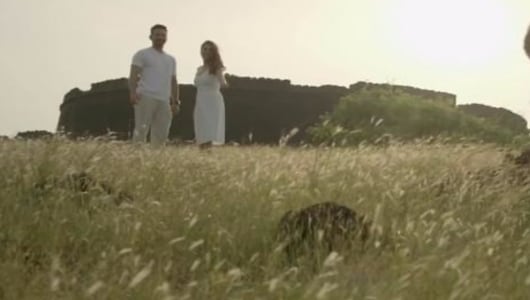 Abhinav Shukla Celebrity Style In Main Rahoon Ya Na Rahoon Main Rahoon Ya Na Rahoon 2015 From Main Rahoon Ya Na Rahoon Charmboard C f kisi roz baarish jo aaye dm g samajh lena boondon mein main hoon c f subah dhoop tumko c (single strum both chords) kuch kahun ya na kahun g c (single strum both chords) tum mujhko sadaa sunn te rehna. tees