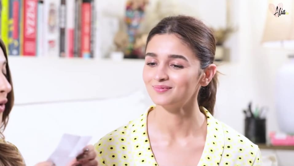 Alia Bhatt Jewellery Accessories From Interview Alia Bhatt 2019 Celebrity Jewellery Charmboard In a recent interview, kangana had spoken out about how people in the industry, including aamir khan and alia bhatt, did not support her during the release of manikarnika. alia bhatt jewellery accessories from