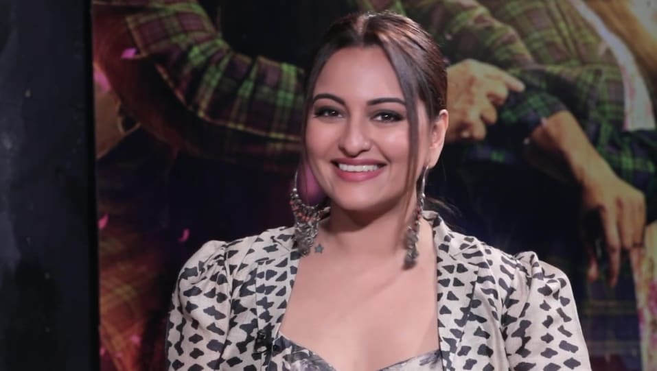 Social Buzz - Sonakshi Sinha Latest News, Images, Updates & Posts - Interview, zoom, 2019 | Charmboard